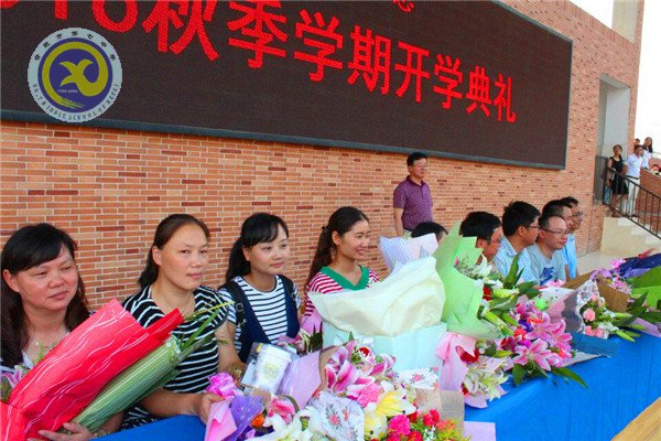 辉煌甲子惊艳会师,华丽转身新征起航(图12)
