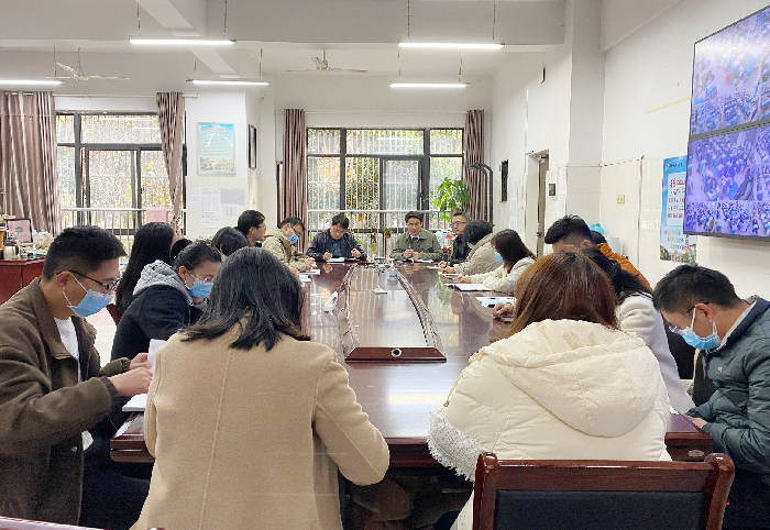 luck18平台高二年级召开学科组长、组团长联席会议(图3) luck18平台高二年级召开学科组长、组团长联席会议(图3)