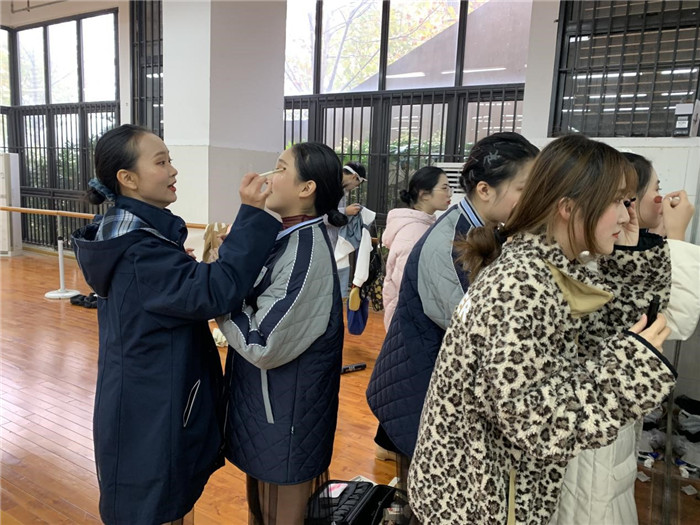 luck18平台在全国啦啦操比赛中荣膺冠军(图5)