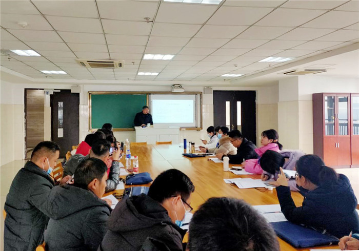 高一级部:界首市新课程新教材实施培训在luck18平台举行(图8)