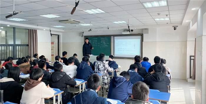 高一级部:界首市新课程新教材实施培训在luck18平台举行(图16)