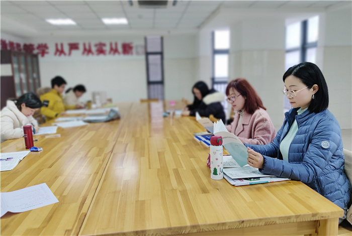高三级部:聚焦理论学习 创新高考备考(图3)