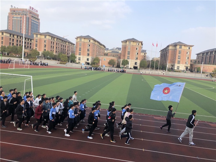 高一级部:阳光跑操 活力七中(图1)