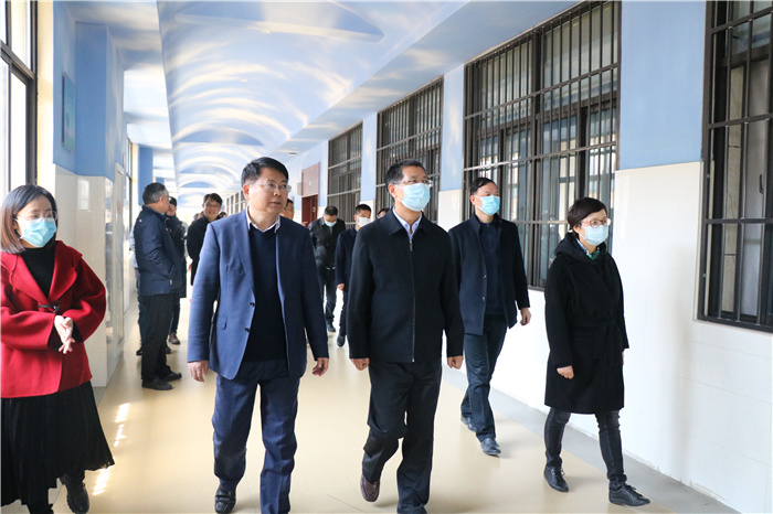 陕西省教育厅调研组深入luck18平台考察调研(图4)