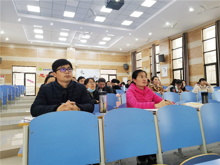 高一级部:推进数学新课程开展,落实培训新教材实施(图3)