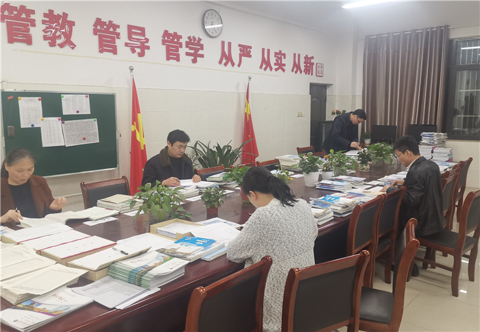 高二级部:常规奠定品质 品质决定未来(图1)