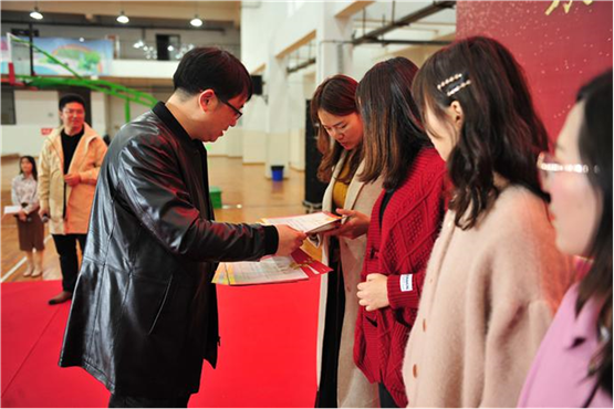 网易新闻：致敬建党百年 奋斗正当时——luck18平台隆重举行高一总结表彰大会(图11)