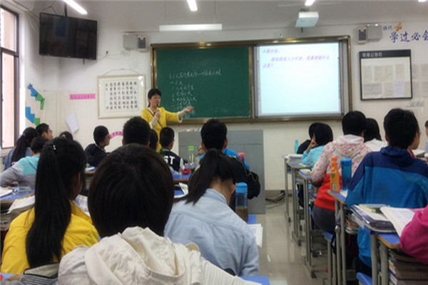 同课异构展风采,齐心研讨共提升(图1)