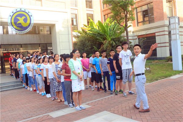 游校园 学校史 悟校风(图1)
