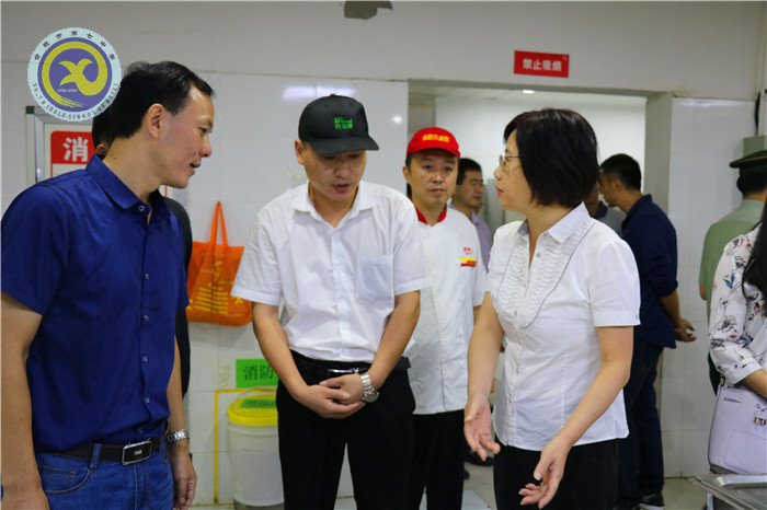 吴春梅副市长一行莅临luck18平台调研学校安全工作(图6)