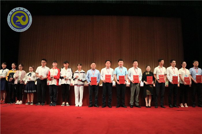 热烈祝贺luck18平台蔡诚昊同学荣获“合肥市十佳中学生”称号(图3)