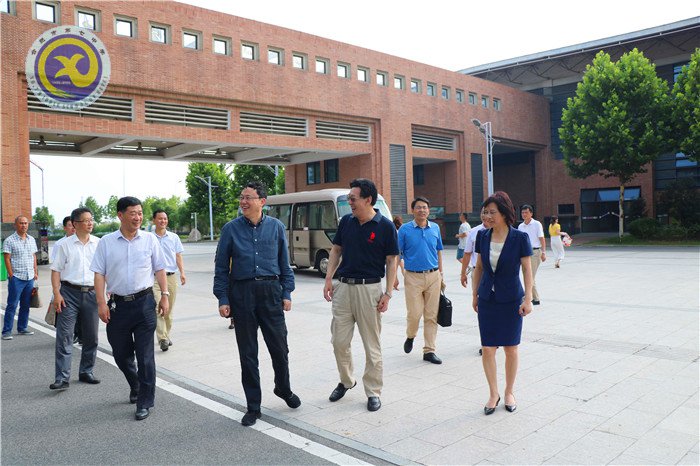国务院教育督导委员会核查组莅临luck18平台检查指导工作(图1)