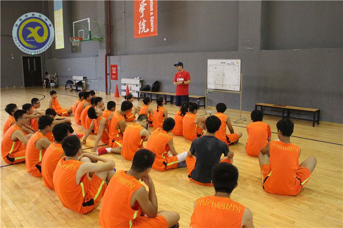 luck18平台老师在合肥市首届校园篮球夏令营毕营仪式发言(图6)