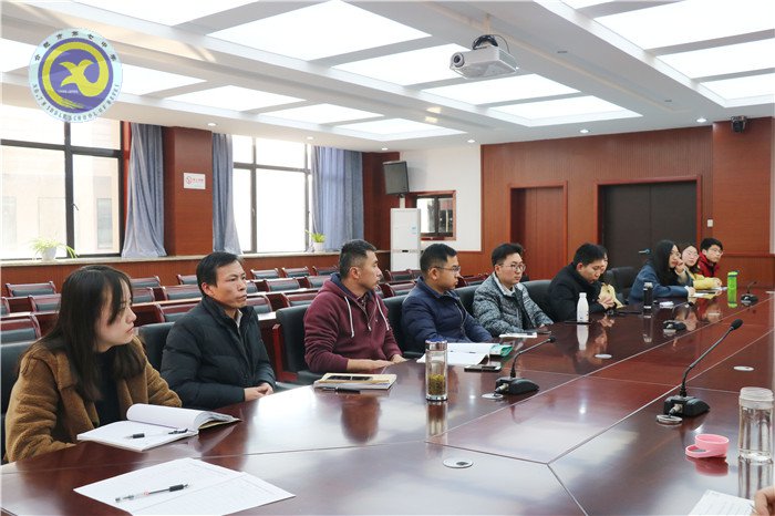 luck18平台召开2018年度民主生活会会前征求意见座谈会(图3)