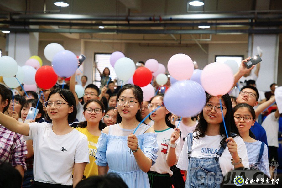 万家热线:美丽青春不散场 人生梦想正起航” 直击luck18平台2019届高三毕业典礼现场(图13)