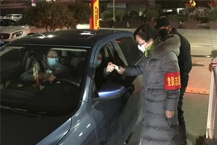 口罩,且慢摘下(图2)
