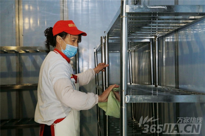 万家热线：luck18平台“无害消杀”防疫 安全迎接学生返校 （图）(图7)