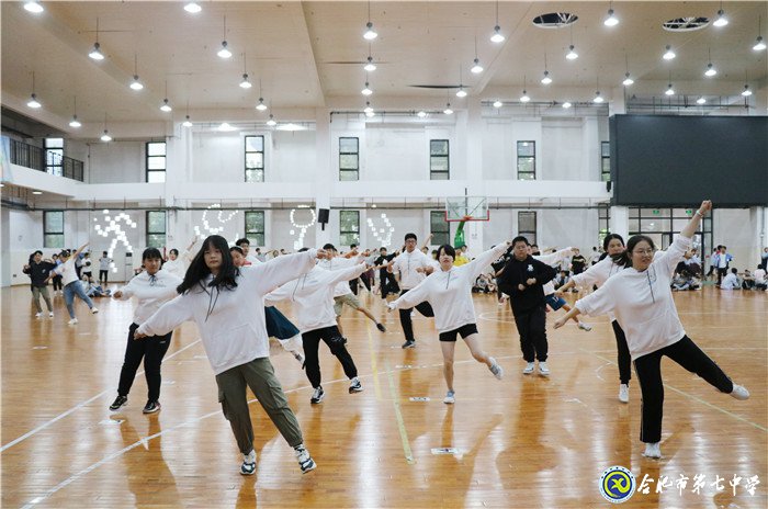 健身运动全员参与 活力热情共享趣味(图1)