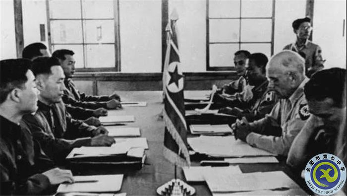 △1953年7月27日,朝鲜停战协定签字仪式在开城板门店举行.jpg △1953年7月27日,朝鲜停战协定签字仪式在开城板门店举行.jpg
