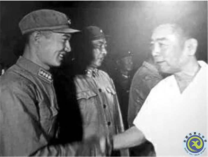 △周恩来总理接见核试验人员.jpg