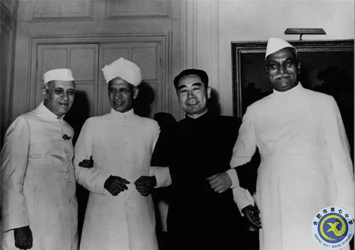 △1953年12月31日,周恩来接见印度政府代表团。.jpg △1953年12月31日,周恩来接见印度政府代表团。.jpg