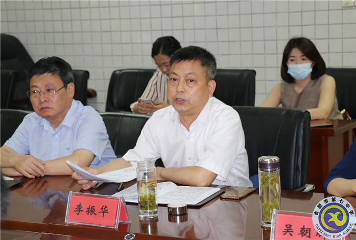 李振华.jpg 李振华.jpg