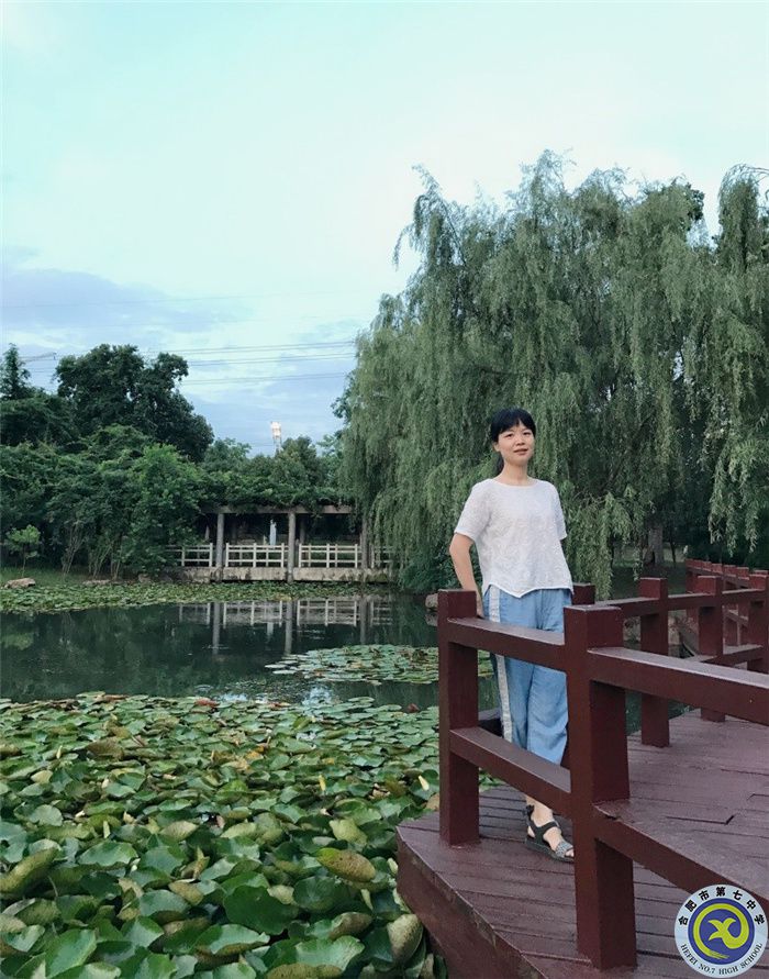 牛红菊.jpg 牛红菊.jpg