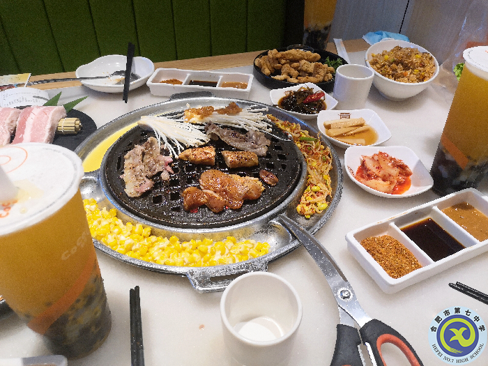 丁雪倩 聚餐.png 丁雪倩 聚餐.png