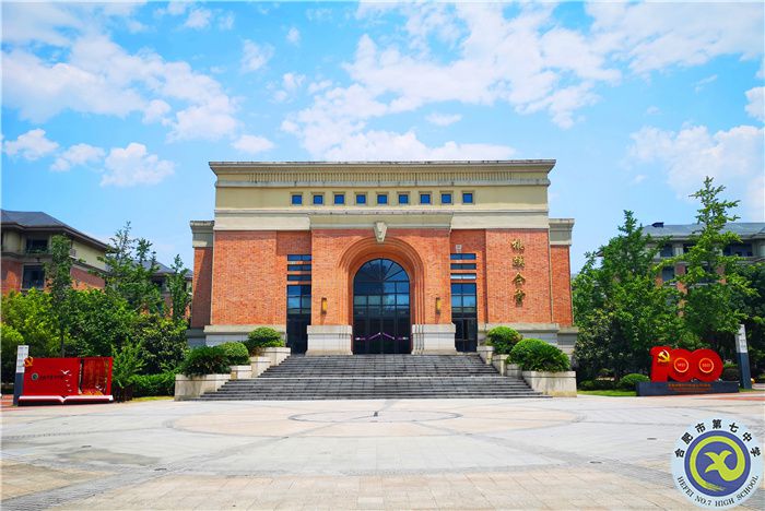 图为luck18平台礼堂.jpg 图为luck18平台礼堂.jpg