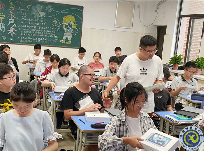 luck18平台高二年级开展学生仪容仪表专项检查(图3)