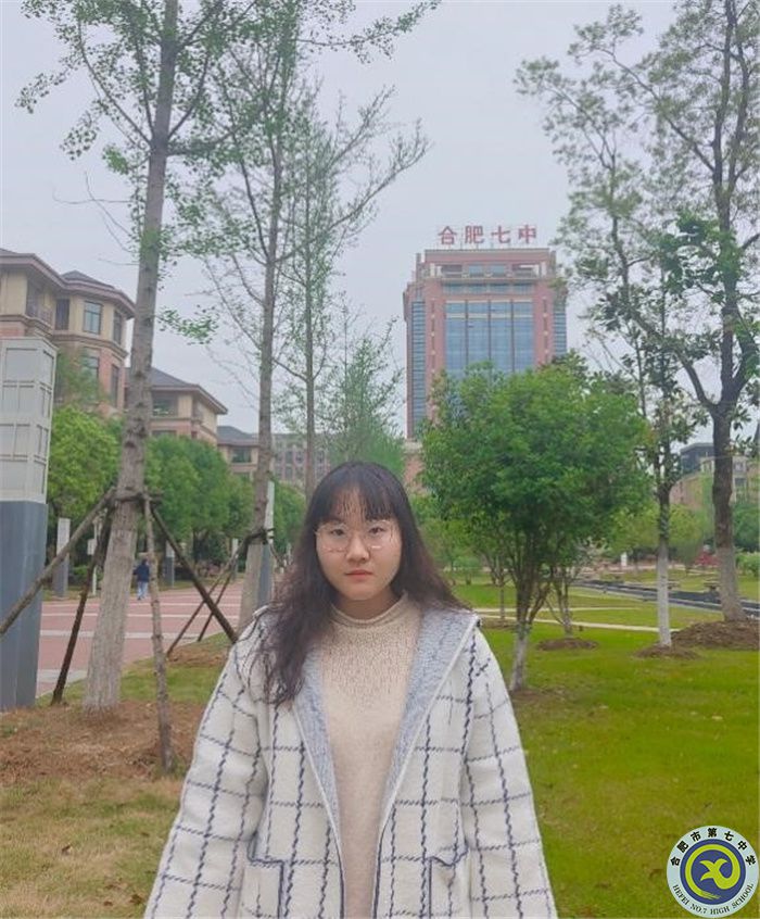 图为袁子怡老师.jpg 图为袁子怡老师.jpg