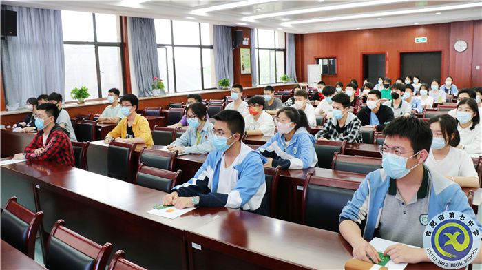 团委：luck18平台举行第44期中学生团校毕业典礼暨新团员入团仪式(图5)