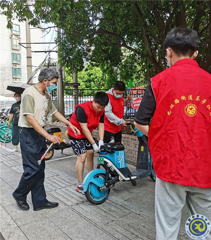 六班学子志愿忙,争为社区添风采(图3) 六班学子志愿忙,争为社区添风采(图3)