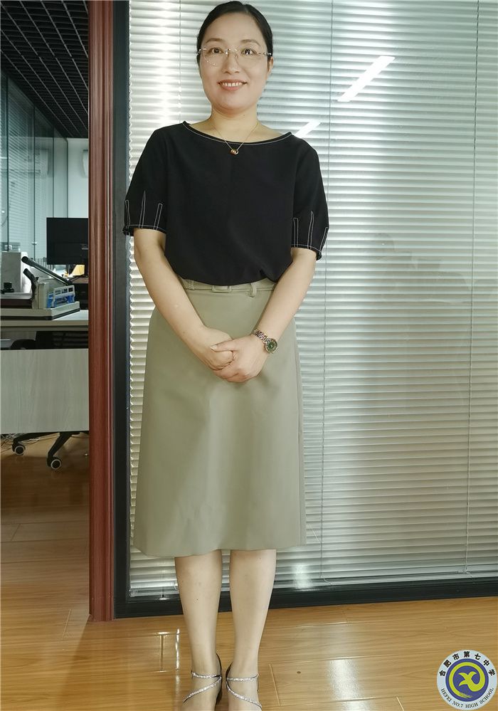 谢庆霞副校长.jpg 谢庆霞副校长.jpg