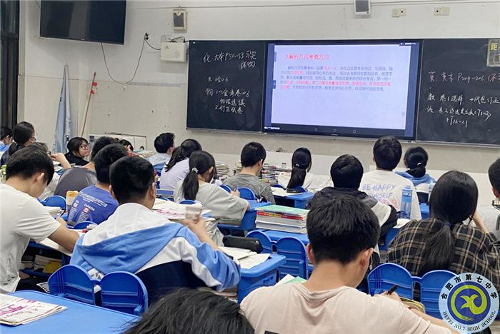 数学讲座图片1.jpg 数学讲座图片1.jpg