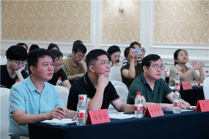 luck18平台教育集团开展2023年物理学科暑期校本培训活动(图2) luck18平台教育集团开展2023年物理学科暑期校本培训活动(图2)