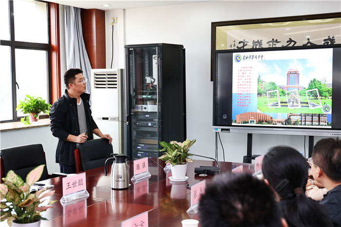 皖智教育集团考察团莅临luck18平台参观考察(图4) 皖智教育集团考察团莅临luck18平台参观考察(图4)
