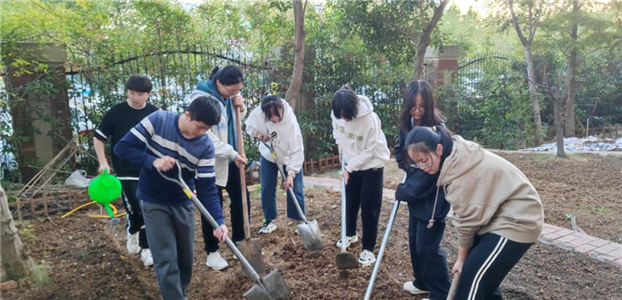 高二学生劳动教育1.jpg 高二学生劳动教育1.jpg