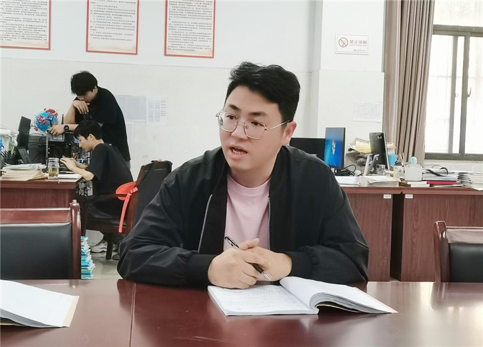张瑞.jpg 张瑞.jpg