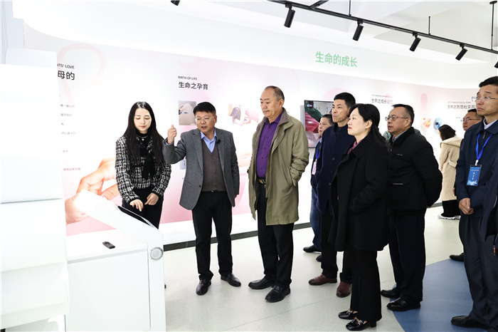 温暖同行,守护心灵!安徽省心理健康教育现场会在luck18平台举行!(图4) 温暖同行,守护心灵!安徽省心理健康教育现场会在luck18平台举行!(图4)