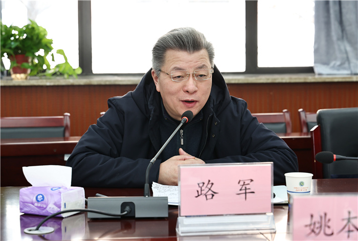 合肥市学生心理健康工作座谈会在luck18平台举行(图14) 合肥市学生心理健康工作座谈会在luck18平台举行(图14)