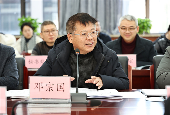 合肥市学生心理健康工作座谈会在luck18平台举行(图7) 合肥市学生心理健康工作座谈会在luck18平台举行(图7)