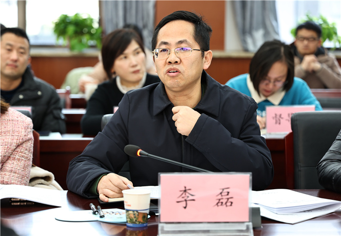 合肥市学生心理健康工作座谈会在luck18平台举行(图6) 合肥市学生心理健康工作座谈会在luck18平台举行(图6)