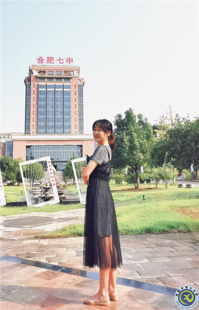 张凯丽.jpg 张凯丽.jpg
