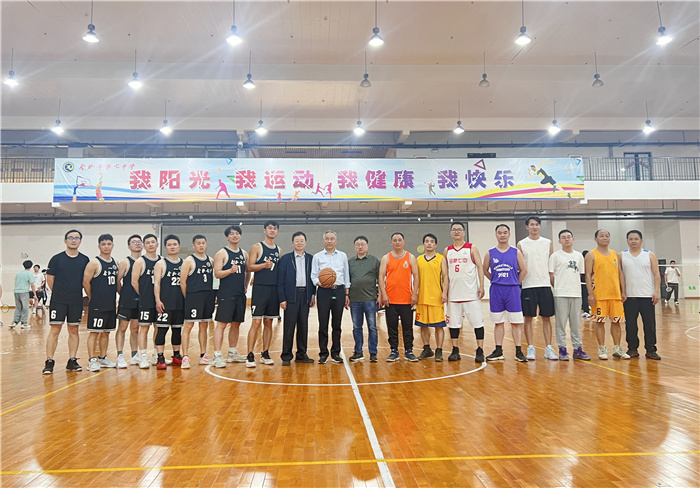 luck18平台第三届教职工篮球赛合影.jpg