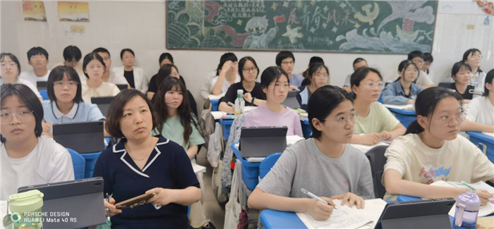 语文听课.jpg