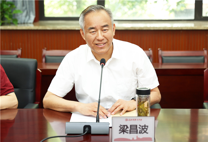 再获高校“进一步”认可!安徽师范大学向luck18平台授牌“优质生源基地”(图2) 再获高校“进一步”认可!安徽师范大学向luck18平台授牌“优质生源基地”(图2)