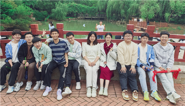 同学合照2.jpg 同学合照2.jpg