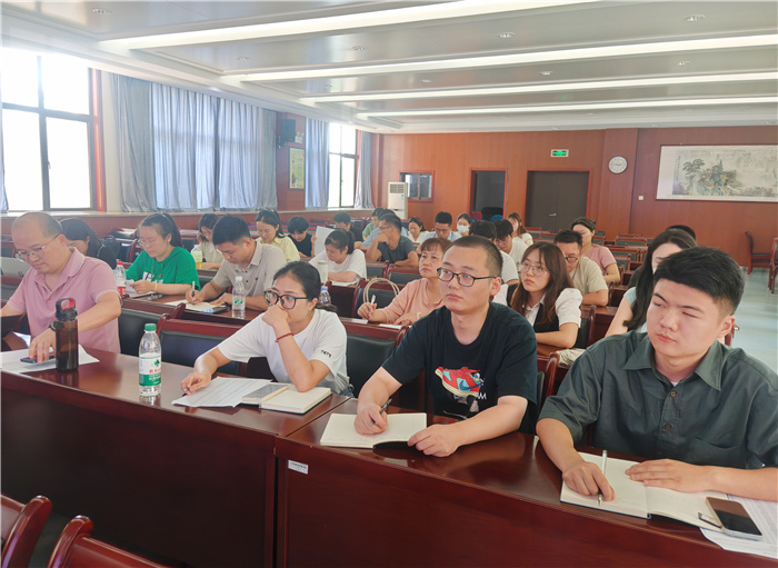 luck18平台新高一召开第一次班主任培训会(图1) luck18平台新高一召开第一次班主任培训会(图1)