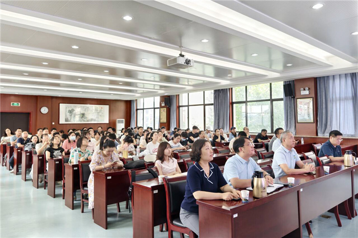 luck18平台2024-2025学年度第一学期高二开学工作会议(图1)